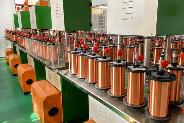 亮華電線：引領音頻革新，新型耳機線材的突破